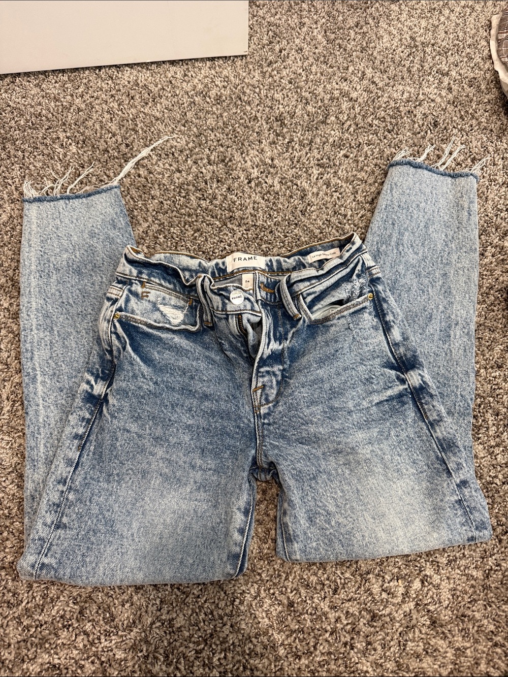 Frame Denim Faded Light-Blue High-Rise Straight Jeans with Raw Edge
